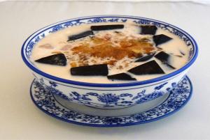 椰汁桃胶芋圆仙草